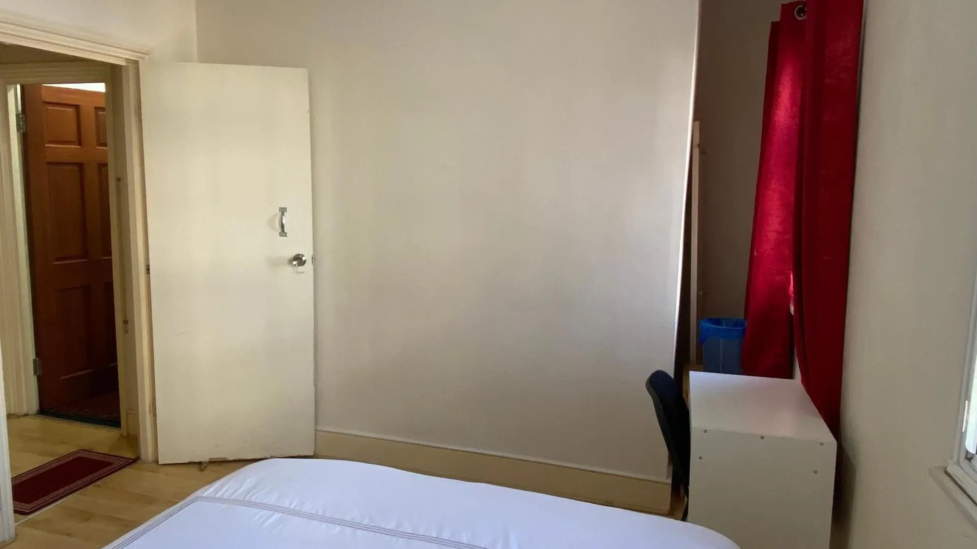 Cozy Private Room Near Cambridge Heath Station London Homestay